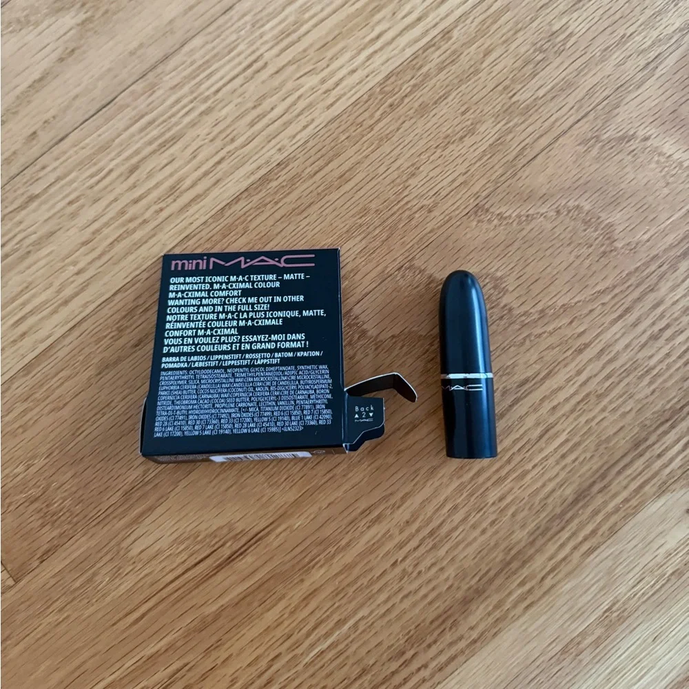 MAC Cosmetics mac velvet